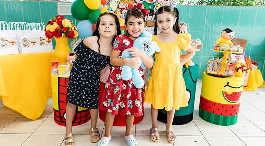 Aniversário de Pool Party da Marina