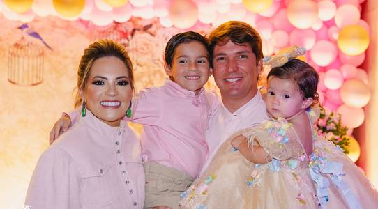 Infantil de Drive thru da Júlia -  1 ano