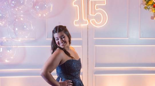 Xv anos de Laura Mattos