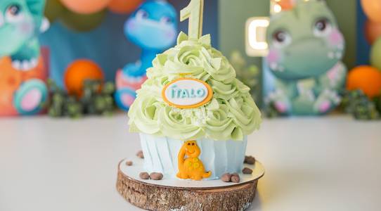 Smash the cake de Smash the cake Dinobaby do Ítalo