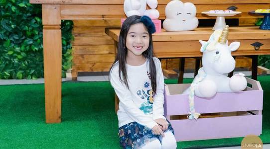 Festa Infantil de Aniversário dos irmãos Naomi e Kenzo - Temas Unicórnio e Brasil da Seleção