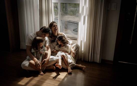 Família de LETÍCIA, LUCAS, NINA E MALU