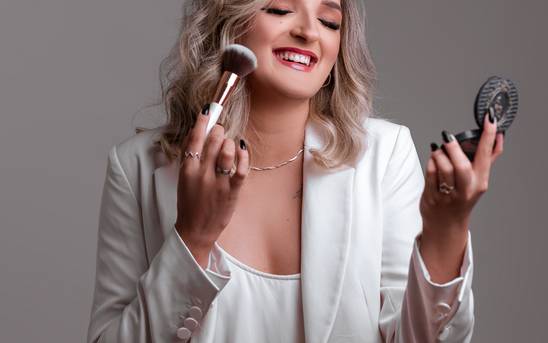 Retratos Corporativos de Jenyfer Rafaela - Maquiadora