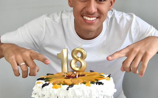 NIVER 18 ANOS de Sérgio Otávio