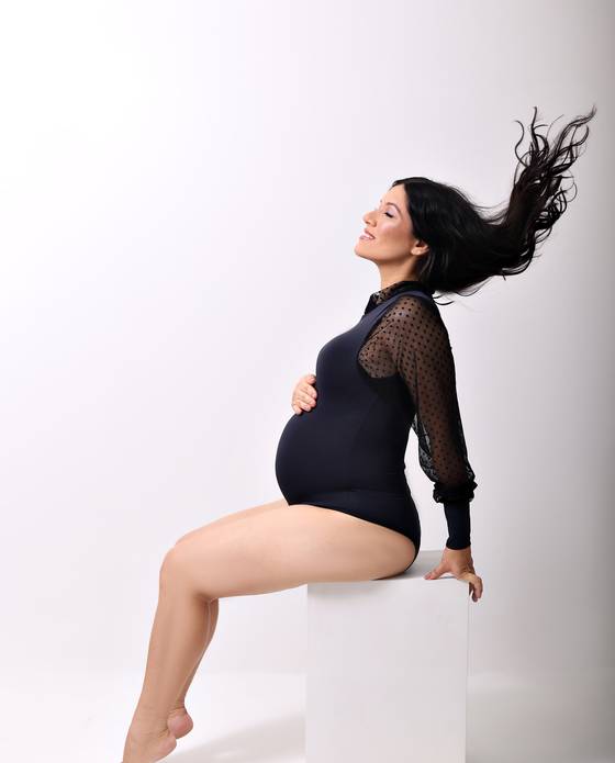Gestante (Estúdio) de Luanna