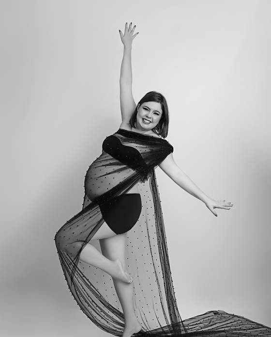 Gestante (Estúdio) de Camila