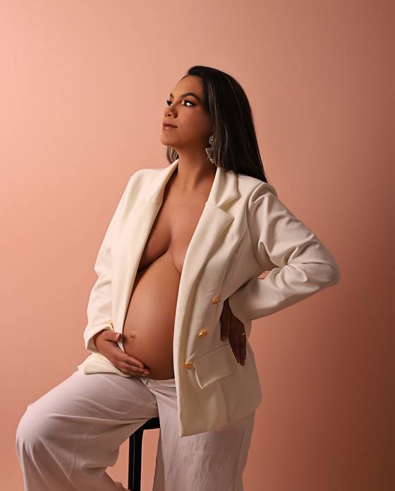 Gestante (Estúdio) de Lorena