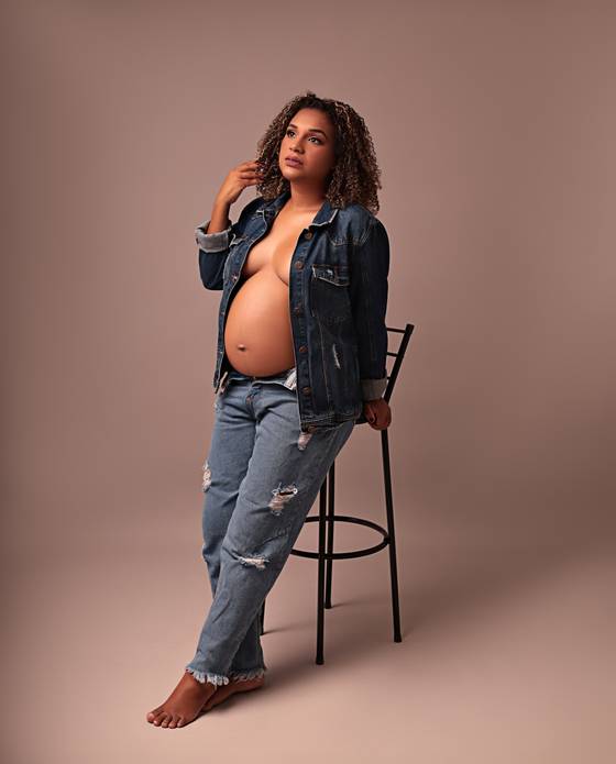 Gestante (Estúdio) de Aline