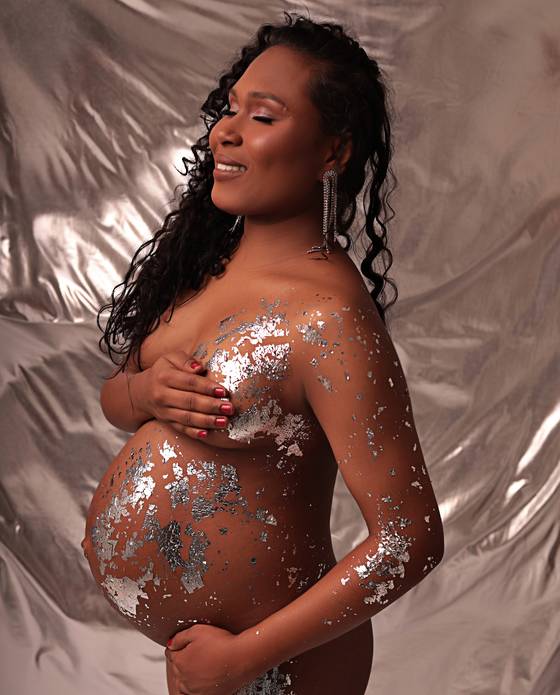 Gestante (Estúdio) de Ester