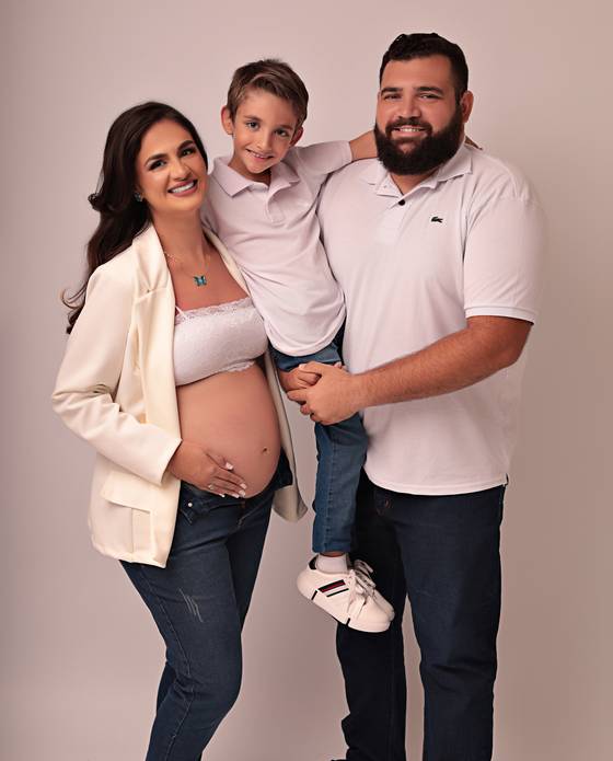 Gestante (Estúdio) de Nina