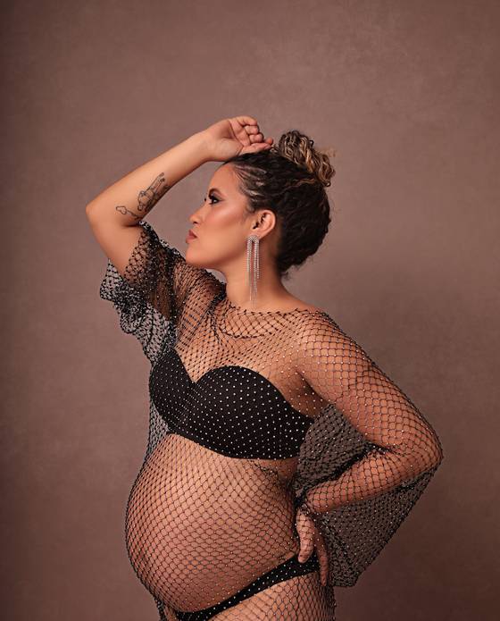 Gestante (Estúdio) de Aline