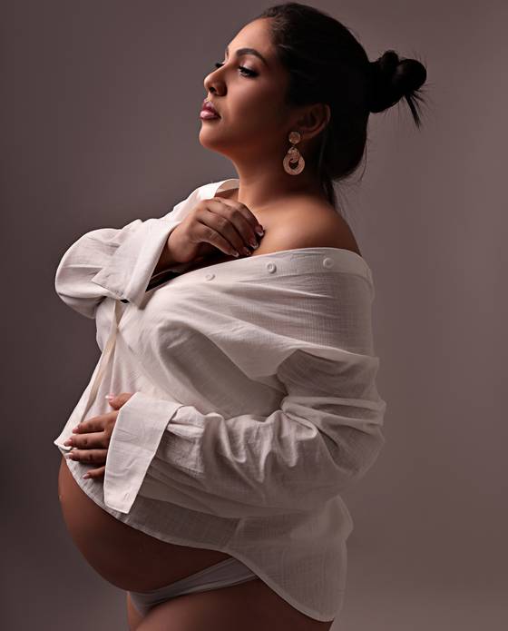 Gestante (Estúdio) de Brenda