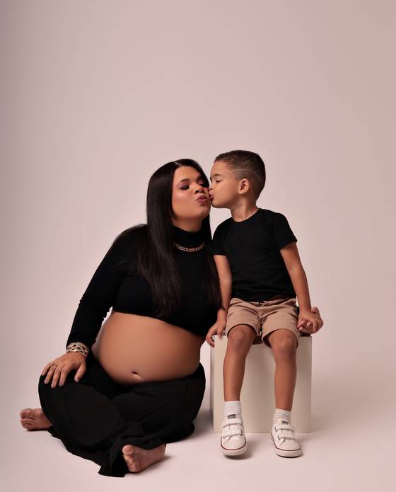 Gestante (Estúdio) de Djeneffer