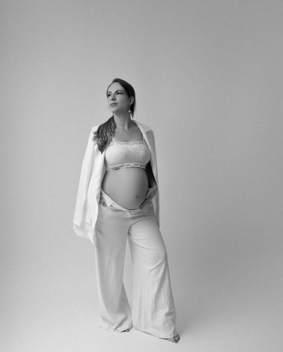 Gestante (Estúdio) de Brenda