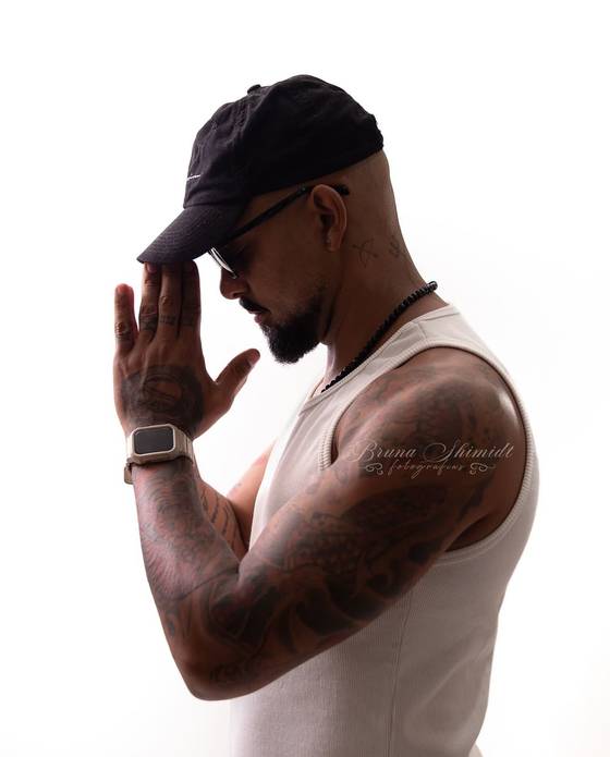 Retrato em Estúdio de Felipe pagode