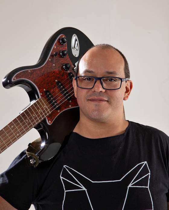 Músico de Baixista Paulinho