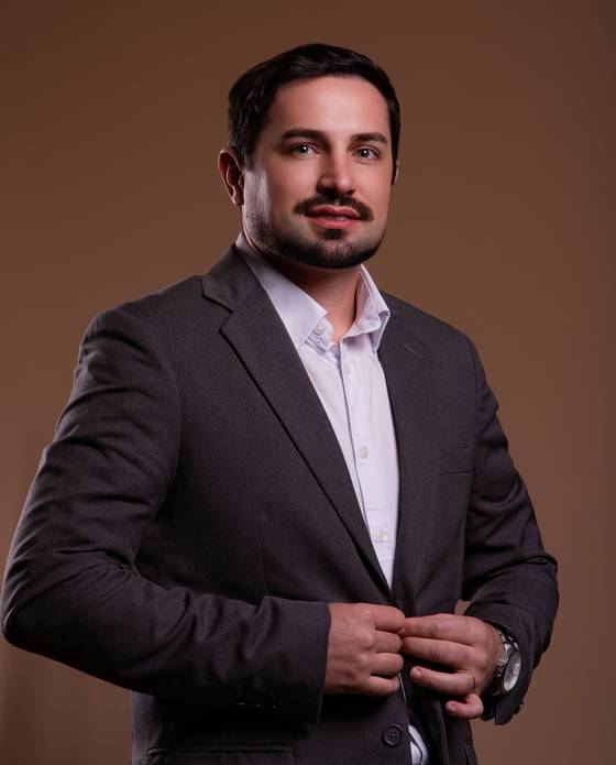 Corporativo de Marciano Piazentini