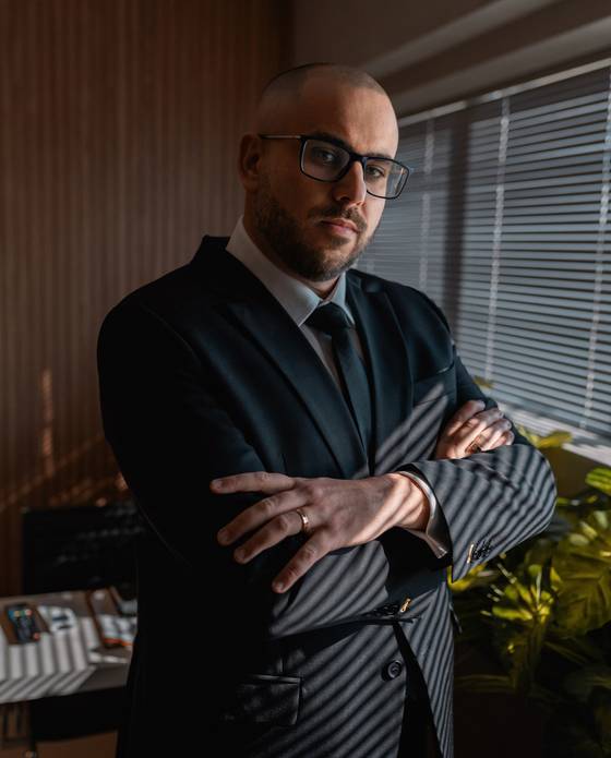 Corporativo de Mauro Atui Neto