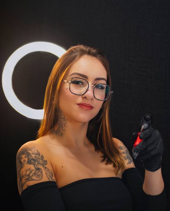 CORPORATIVOS  de Larissa Tattoo