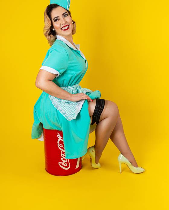 Pin-up de Coca-Cola Carol Bastos 2020