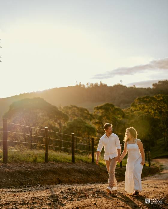Pré-Wedding de Ensaio Pré-Wedding em Rio dos Cedros | Letícia e Paulo no Morro São Bernardo