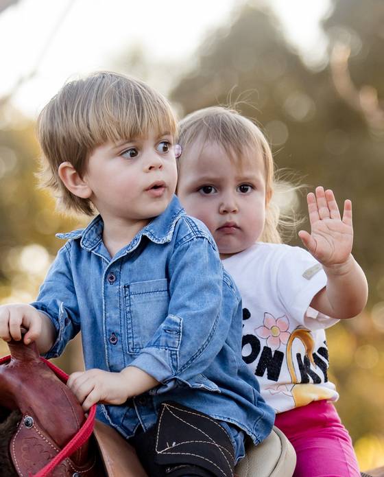 Infantil de Bernardo e Pietra - Aula de Equitação