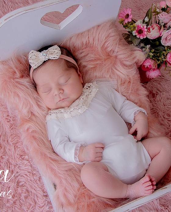 Newborn de Lara 9 Dias