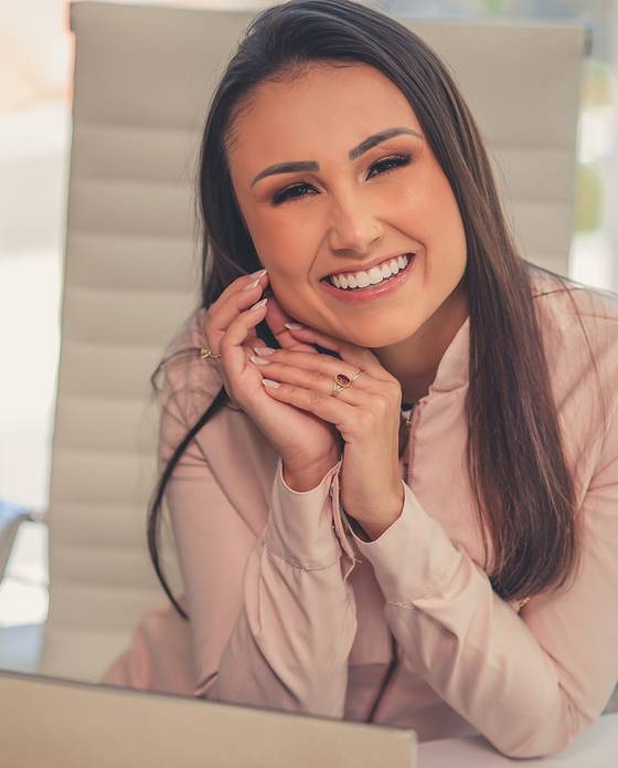 Ensaio Profissional de Dra Larissa