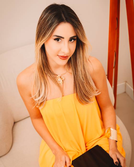 Profissional de Camila Bardini