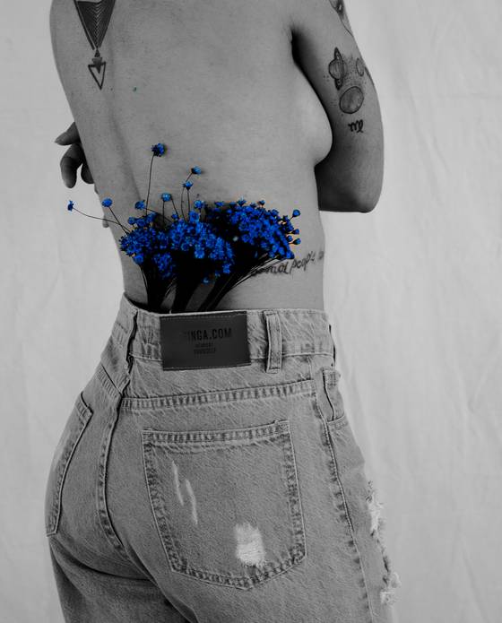 Artístico de • put your flower in your pocket •