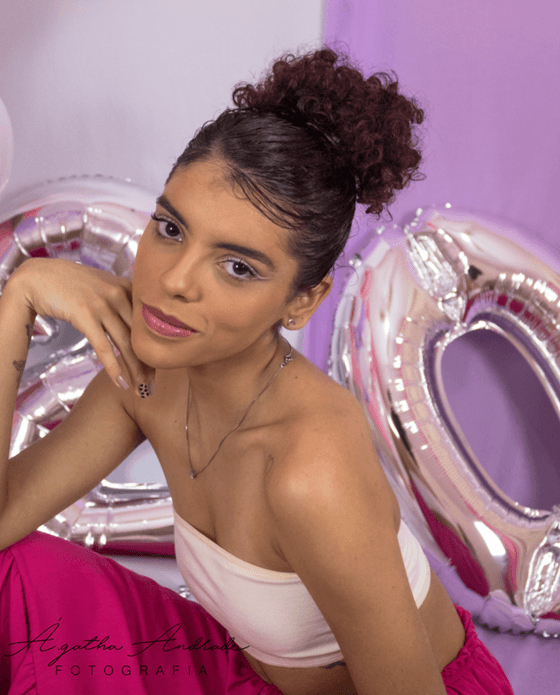 Feminino de Sarah - 20 anos