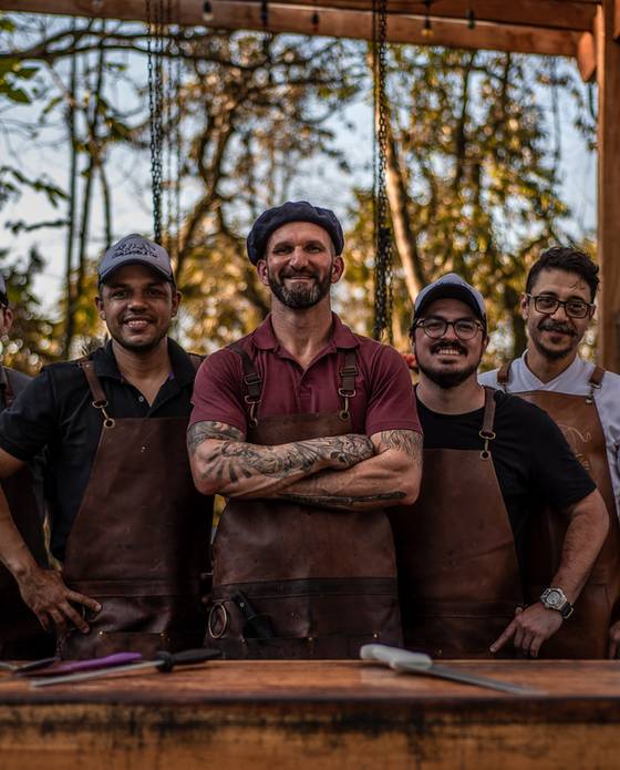 Criação e Edição - Fotografia e Vídeo de Clube Carvão e Cia - Churrasco Carnes Nobres 