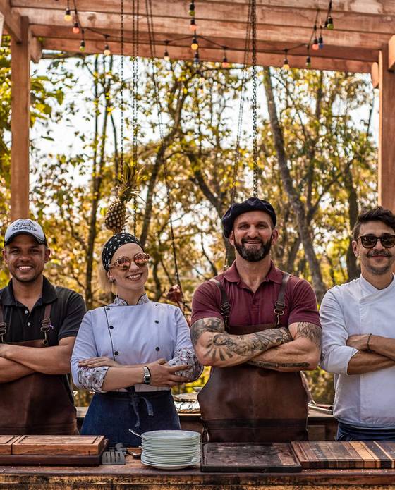 Criação e Edição - Fotografia e Vídeo de Clube Carvão - Almoço Experiência  