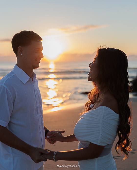 casais de Pré Casamento no nascer do sol | Vitória e Jean