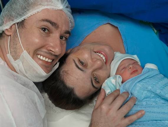 Parto Cesárea de Nascimento Theo