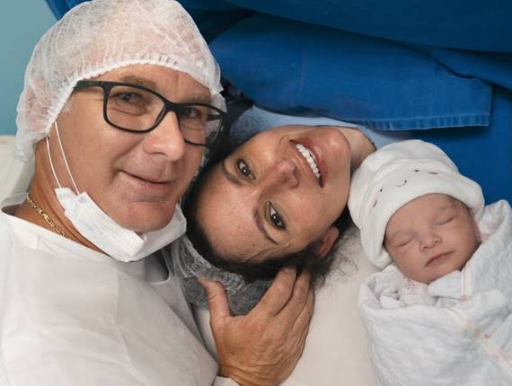 Parto Cesárea de Nascimento Lia