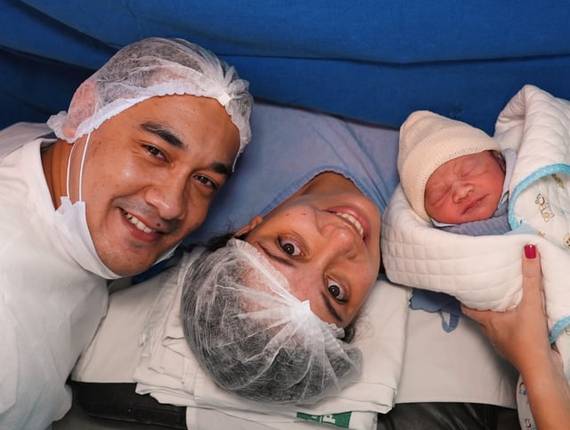 Parto Cesárea de Nascimento Leonardo