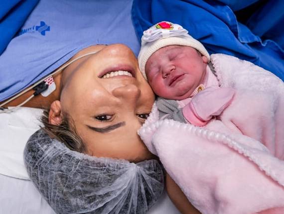 Parto Cesárea de Nascimento Manuella