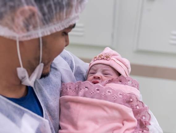 Parto Cesárea de Nascimento Thayla