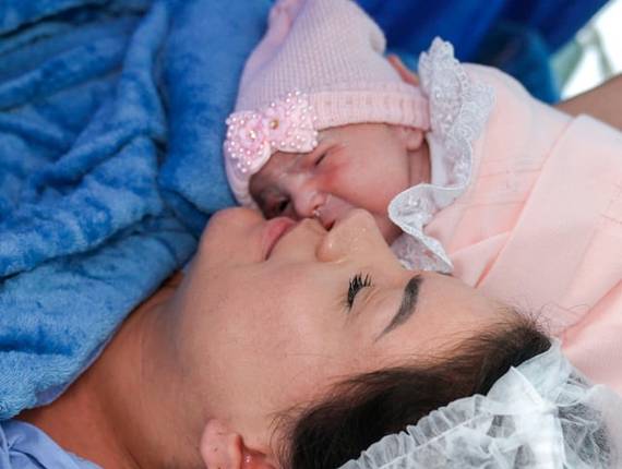 Parto Cesárea de Nascimento Lavínia