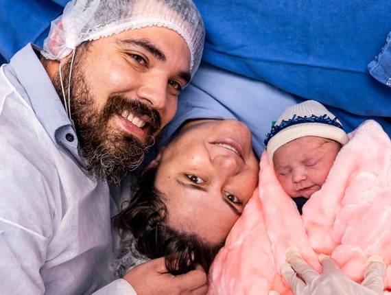 Parto Cesárea de Nascimento Carolina