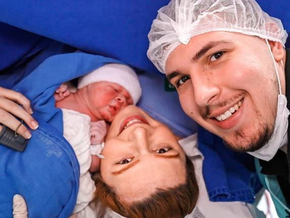 Parto Cesárea de Nascimento Bernardo