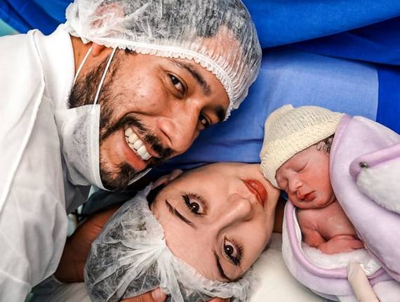 Parto Cesárea de Nascimento Manuella