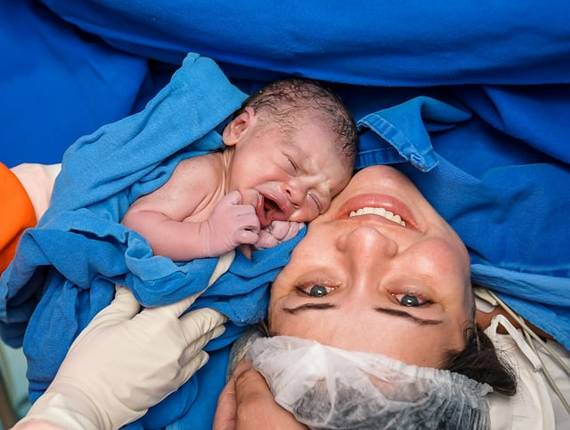 Parto Cesárea de Nascimento Erick