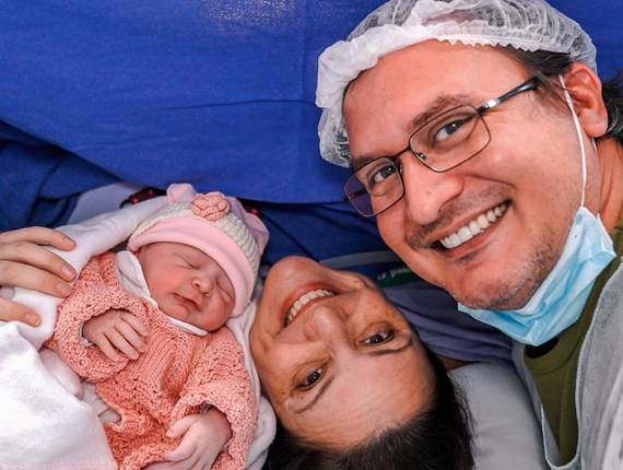 Parto Cesárea de Nascimento Isabela