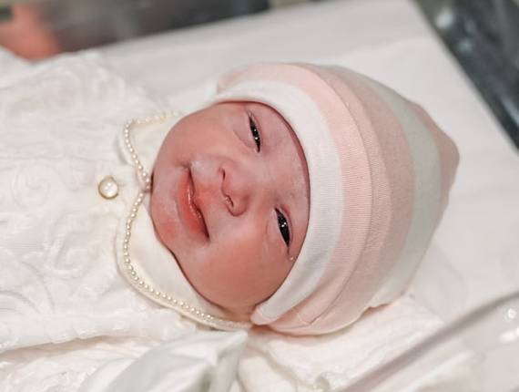 Parto Cesárea de Nascimento Alice