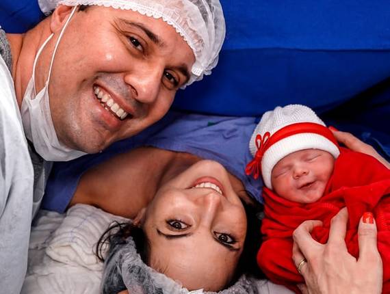 Parto Cesárea de Nascimento Manuela