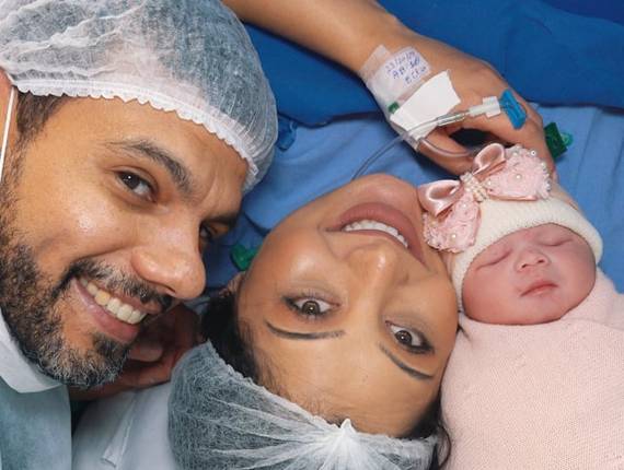 Parto Cesárea de Nascimento Lívia Akemi