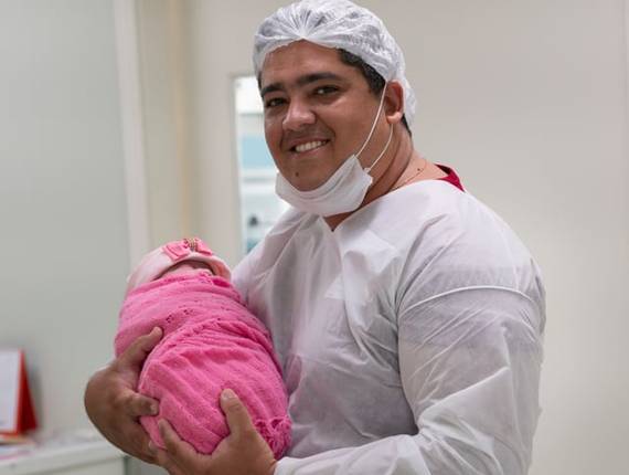 Parto Cesárea de Nascimento Sarah