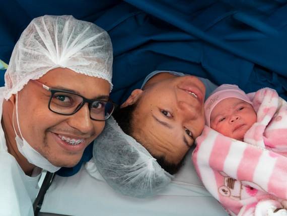 Parto Cesárea de Nascimento Laura